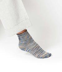 How to Style Bamboo Knee Socks for Women with Dresses and Boots?